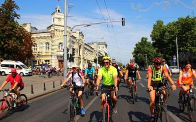 Grădina zoologică din Chișinău a întâlnit participanții la maratonul de ciclism