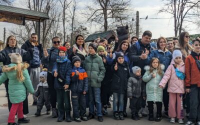 Un grup de refugiați ucraineni și locuitori din Bălți au vizitat Grădina Zoologică din Chișinău pe 3 martie.